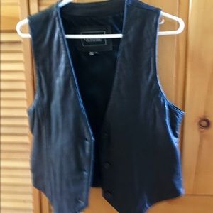 Leather Best for woman size S